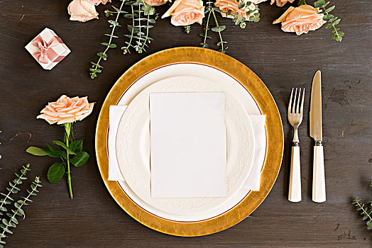 餐具,桌上,盘子,花,木质背景