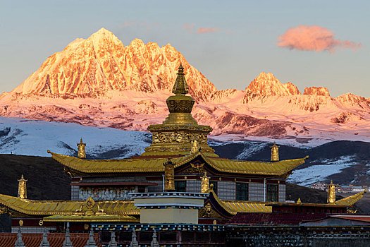 雅拉雪山