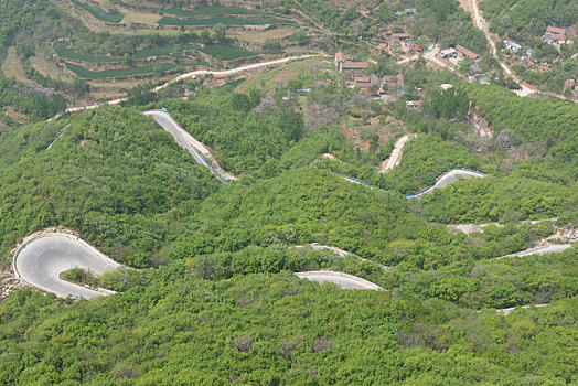 蜿蜒,盘山公路