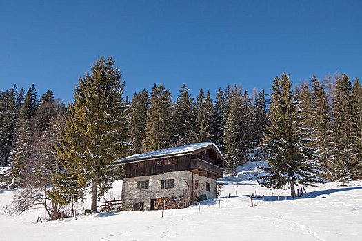 山区木屋,冬天,蓝天