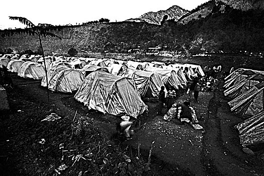乡村,山谷,一个,区域,2005年,地震,克什米尔,小,灯,光亮,室内,帐篷,黄昏,露营,巴基斯坦