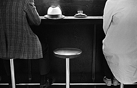 男人,女人,坐,凳子,咖啡,鲜明,白色,帽子,酒吧,奥斯陆,挪威