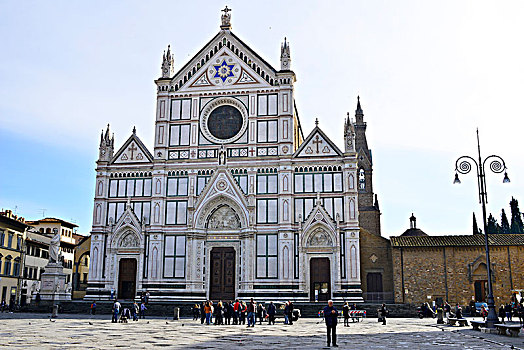 佛罗伦萨的圣母百花大教堂和广场