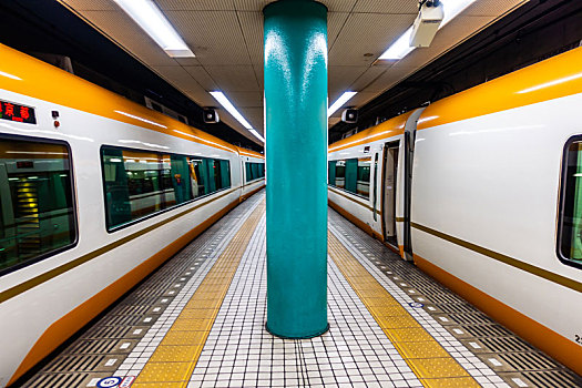 日本奈良近铁奈良站月台