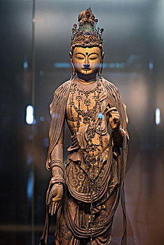 日本东京国立博物馆菩萨立像