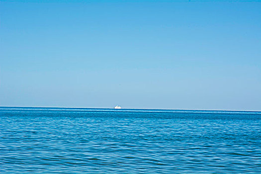 青海湖碧波万顷