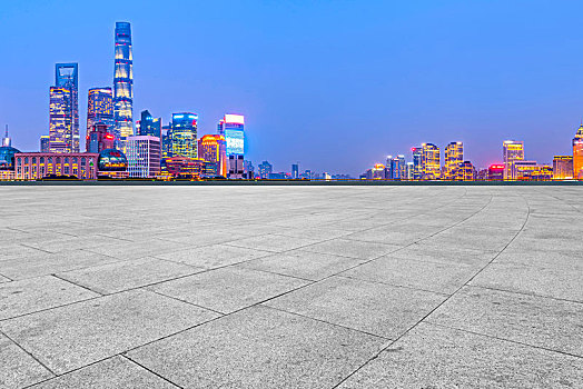 地砖路面和上海夜景