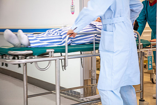 醫療病床護送患者