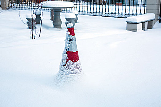 小区雪景