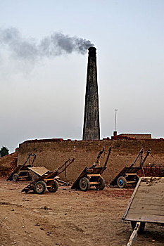 窑,烟,烟囱,砖,工厂,基督教,住宅区,拉合尔,旁遮普,巴基斯坦,亚洲