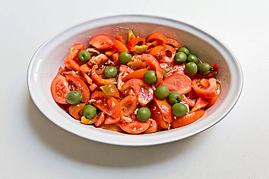 西红柿,橄榄,沙拉