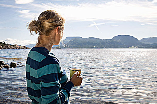 女人,咖啡,海洋,山峦