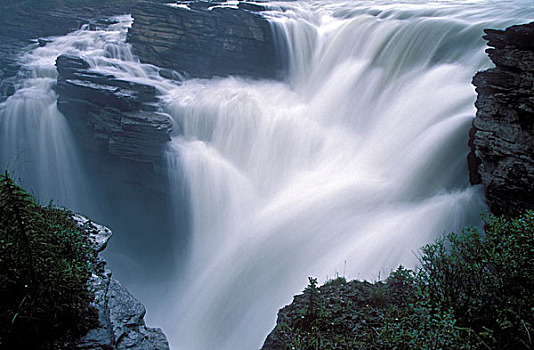 阿萨巴斯卡瀑布,碧玉国家公园,加拿大