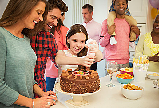 微笑,家庭,糖衣,巧克力蛋糕,厨房