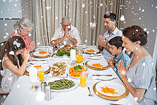 家庭,饭前祷告,食物,餐桌