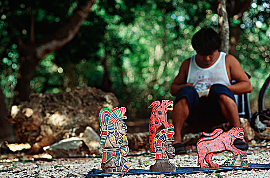 墨西哥,尤卡坦半岛,奇琴伊察,玛雅,工匠,展示,涂绘,木刻
