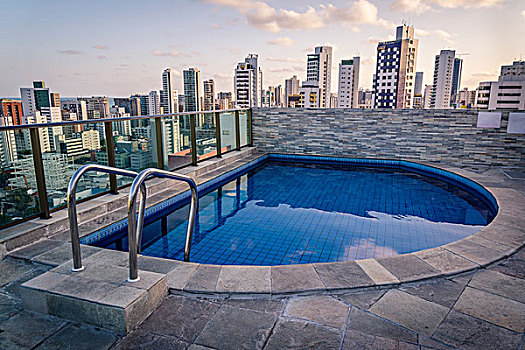 游泳池,上面,摩天大楼