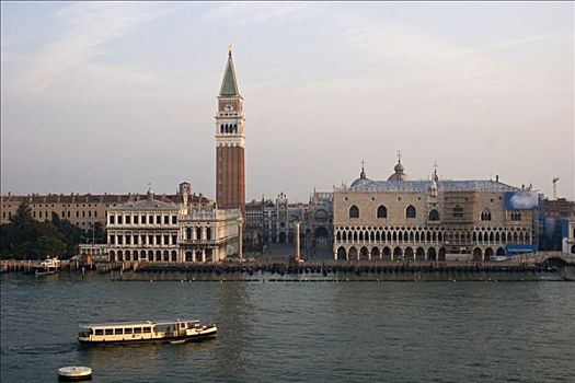 大运河,大教堂,钟楼,圣马科,圣马可广场,总督宫,晨光,威尼斯,意大利,欧洲