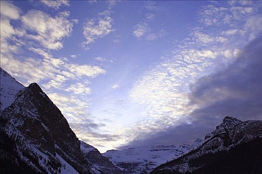 云,上方,积雪,山峦,维多利亚山,班芙国家公园,艾伯塔省,加拿大