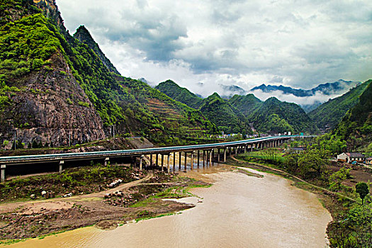 渭河峡谷
