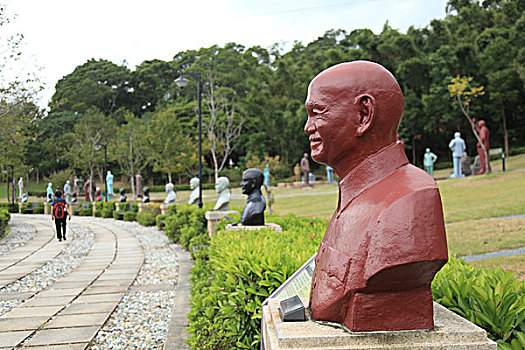 蒋介石雕像