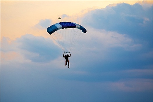 未知,跳伞运动员,跳伞员,蓝色背景,天空