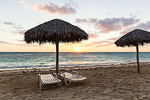 沙滩伞,两个,沙滩椅,日出,海洋,干盐湖,圣露西亚,古巴