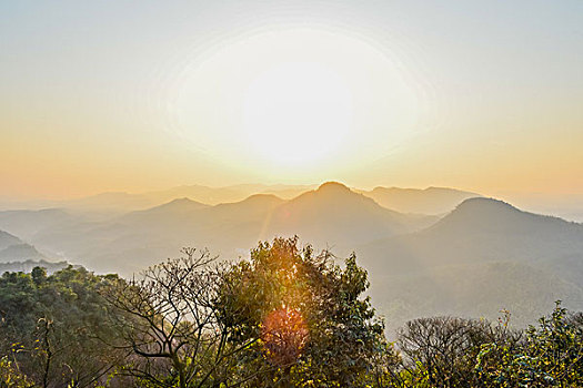 山,丹霞,河流,蓝天,黄昏,大气,田野,水电站,村庄,驴友,旅行,地质公园,丹霞地貌,绿色,灌木,树,草,水潭,素材,平面设计