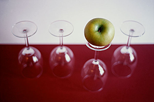 苹果,玻璃