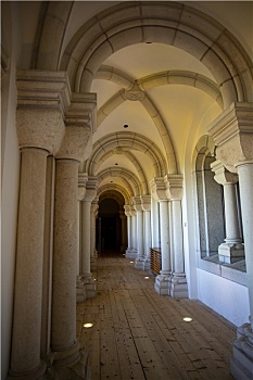 德国巴伐利亚著名的历史古迹,新天鹅堡内的走廊