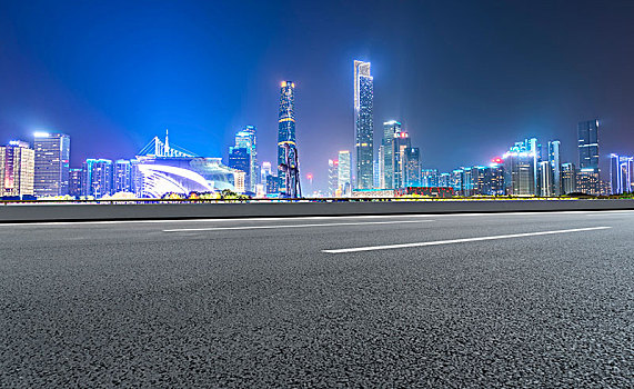 城市广场道路和广州建筑夜景