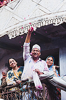 男人,投掷,花瓣,节日,北方邦,印度