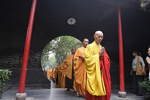 白马寺僧人图片