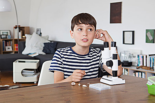 思想,男孩,显微镜,客厅,在家