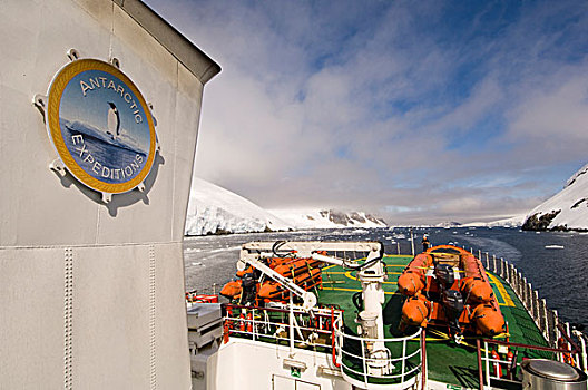 南极,南极半岛,雷麦瑞海峡,船
