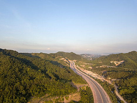 航拍广东省惠州市的惠新大道