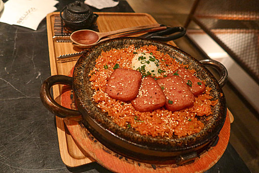 韩式猪肉炒饭