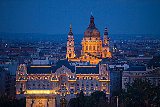 欧洲,匈牙利,布达佩斯,大教堂,照亮,夜晚,画廊