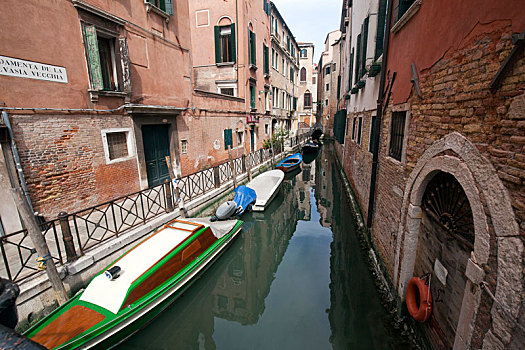 狭窄,运河,船,房子,威尼斯