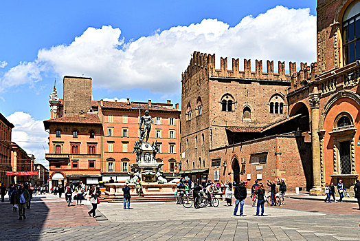意大利,艾米利亚罗马涅,博洛尼亚,历史,中心,广场,喷泉,16世纪,正面,国王,邸宅,13世纪