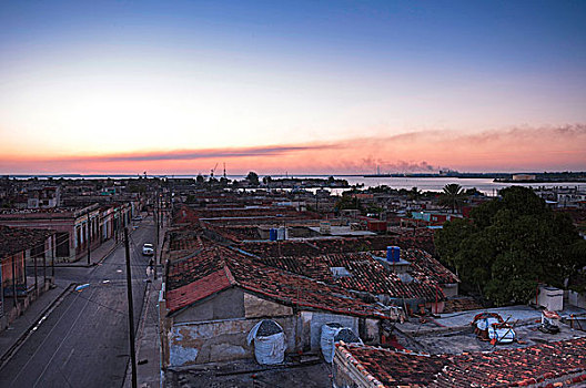 俯视,屋顶,建筑,黄昏,西恩富戈斯,古巴,西印度群岛,加勒比