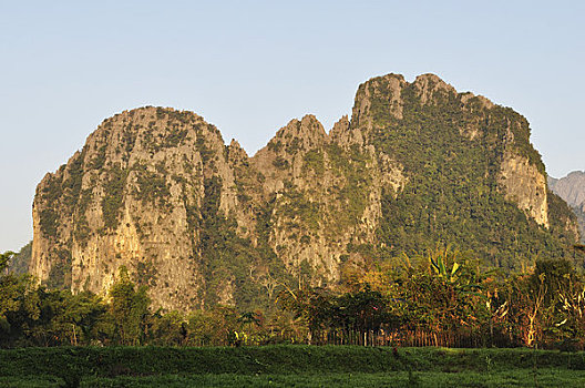 山,万荣,老挝