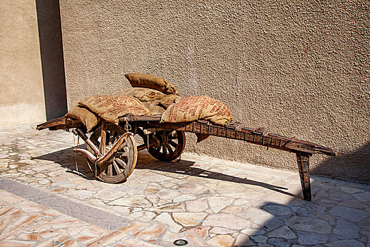阿联酋迪拜阿法迪历史区民俗村木轮车