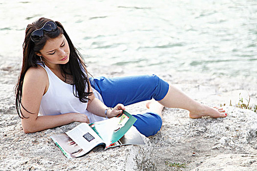 女人,读,杂志,海滩