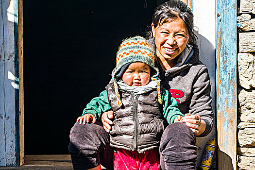 头像,微笑,孩子,尼泊尔,母亲,坐,入口,单独,昆布,亚洲