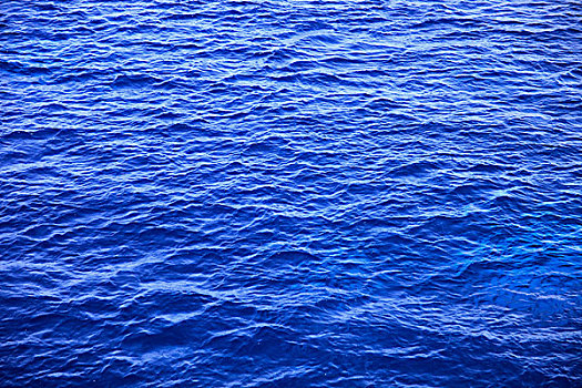 蓝色的地中海海水