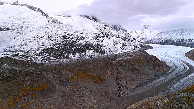 瑞士阿尔卑斯山最大的冰川阿雷奇冰河