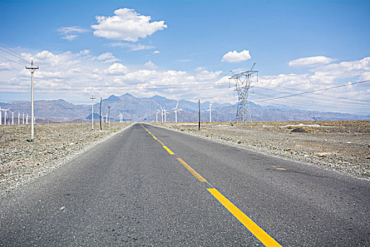 风力发电站道路风光