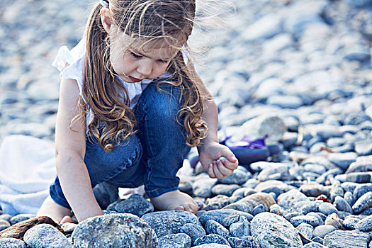 女孩,玩,岩石,海滩