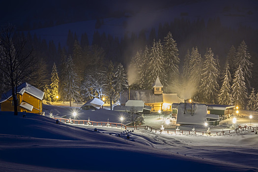 冬天夜景 乡村图片